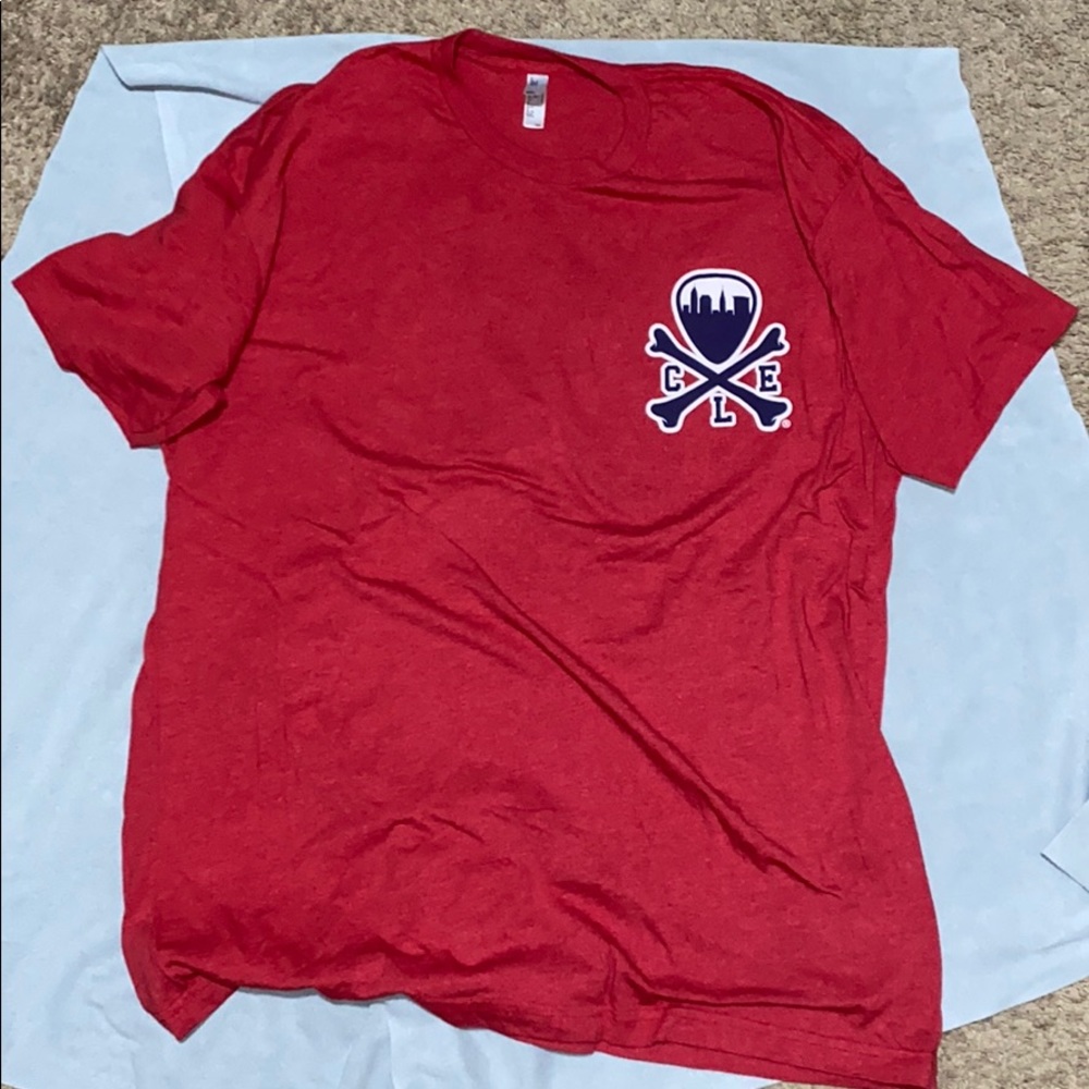 Size 2XL CLE tee